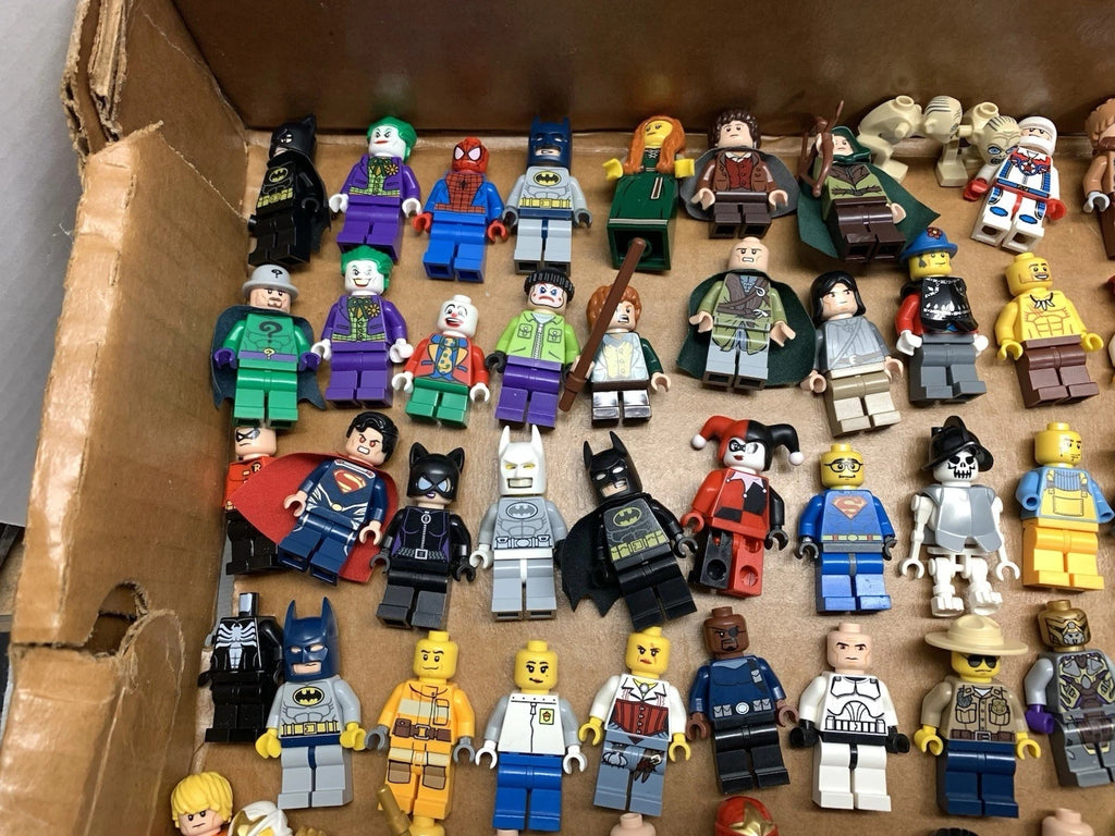 Lego HUGE 425-500 Minifigures Lot! DC LOTR POTC MOVIE STAR WARS HP & More! LOOK!