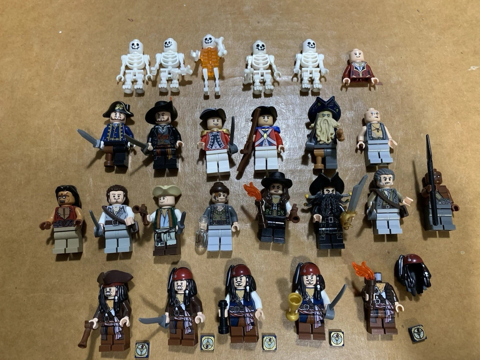 Lego HUGE 425-500 Minifigures Lot! DC LOTR POTC MOVIE STAR WARS HP & More! LOOK!